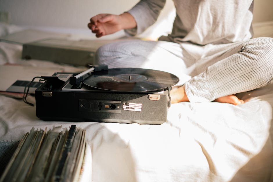 Lautstärke der Musik in der Wohnung regulieren